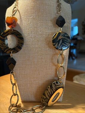 0202)Vintage Y2K Chunky Gold & Animal Print Statement Necklace